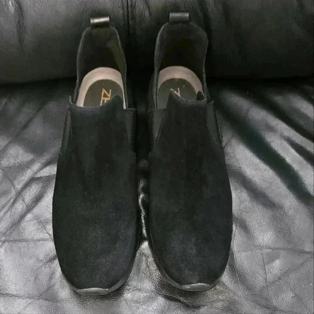 Cole Haan Womens Grand Zero Suede Black Slip on Sneaker boot Shoe Size 9  US